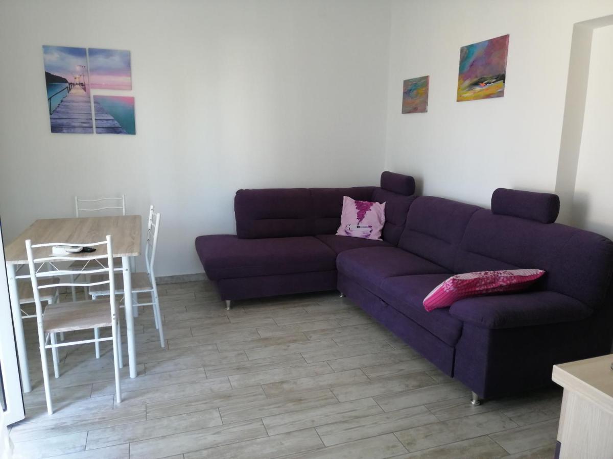 Apartmani Nevera Krk Town Esterno foto