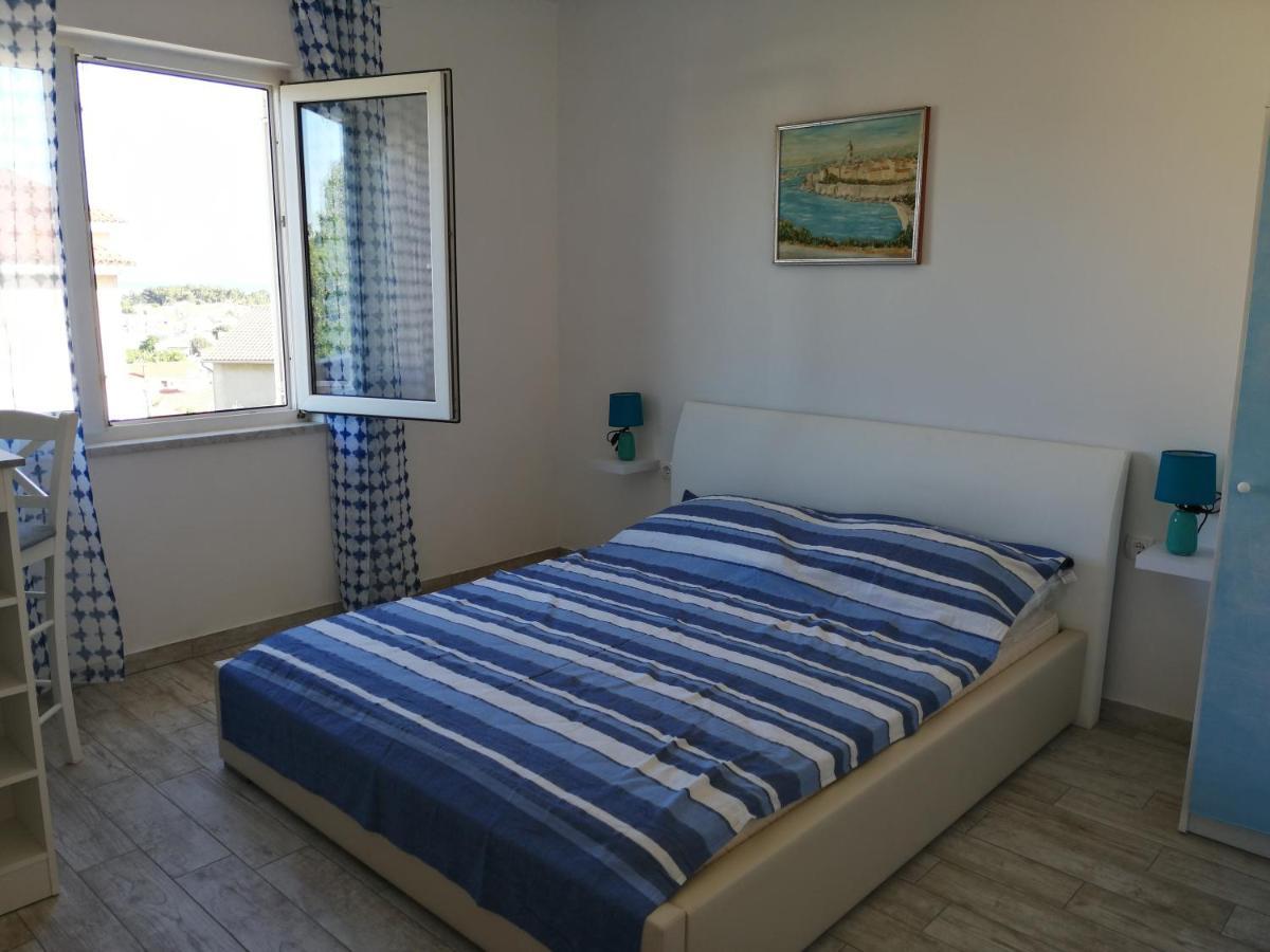 Apartmani Nevera Krk Town Esterno foto