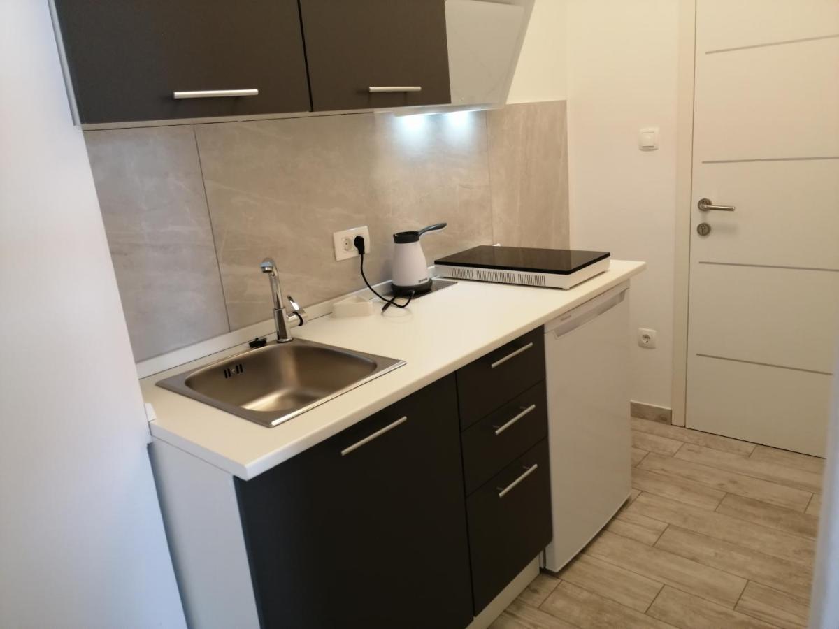 Apartmani Nevera Krk Town Esterno foto